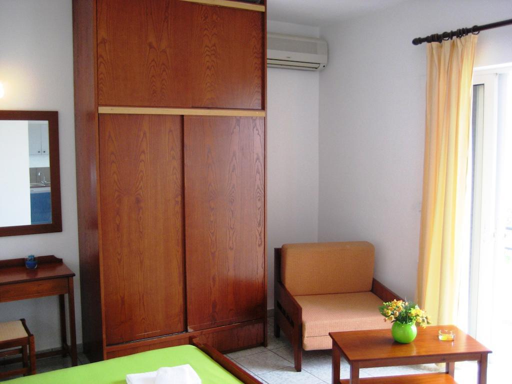 Ouranos Studios Kalamaki 部屋 写真